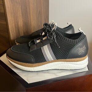 OTBT Women's Speed Sneaker 10209 Black ( size 9.5 ) NWOT